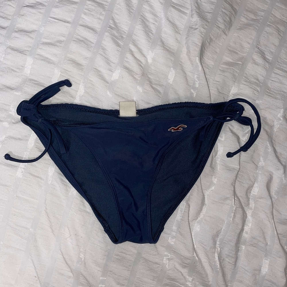 blue lined ruffle swim bottoms